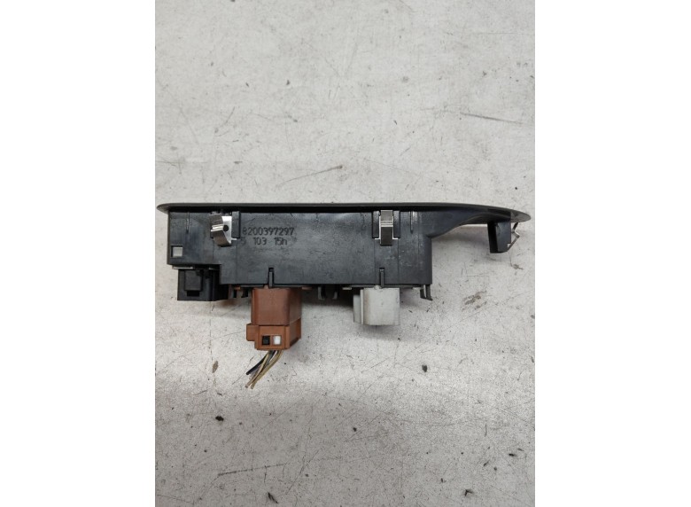 Блок управления стеклоподъемниками к Блок управления стеклоподъемниками к Renault Laguna 2003 г. Laguna