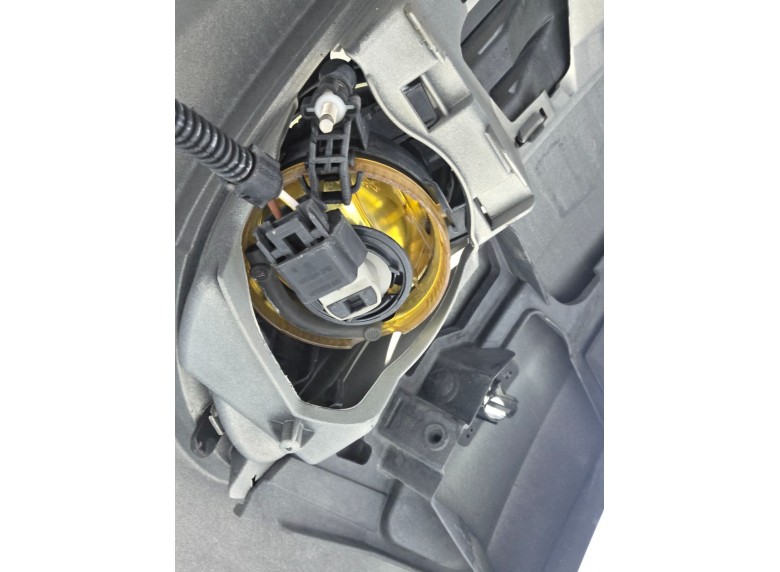 Фара противотуманная левая к Фара противотуманная левая к Volkswagen Golf 2009 г. Golf