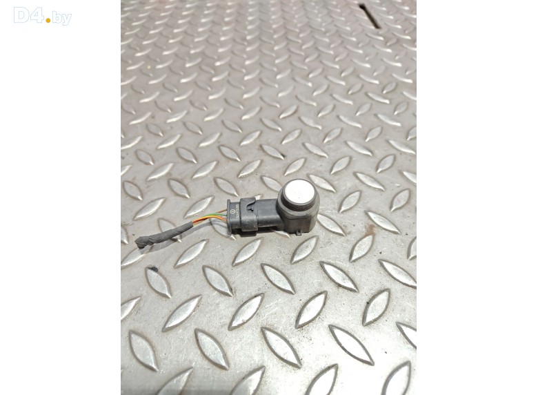 Датчик парктроника к Volkswagen Golf 2011 г.