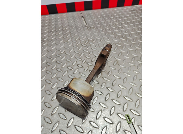 Поршень к Renault Clio, 2010г.