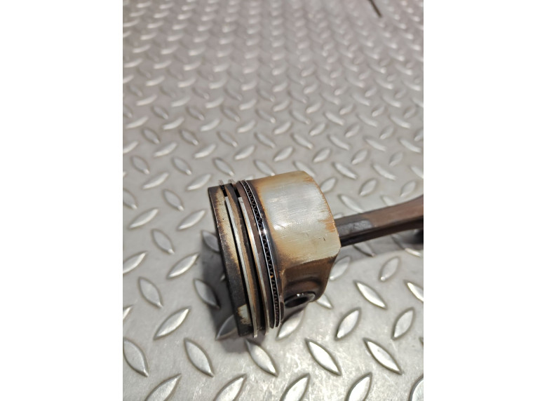 Поршень к Renault Clio, 2010г.