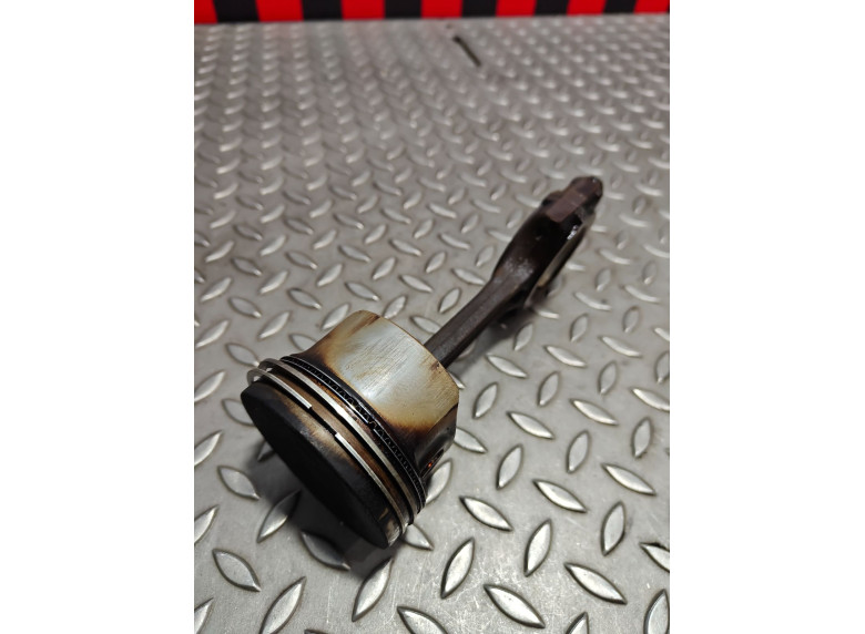 Поршень к Renault Clio, 2010г.