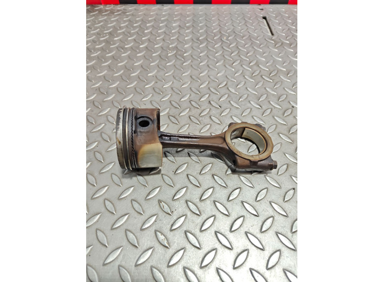 Поршень к Renault Clio, 2010г.