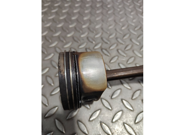 Поршень к Renault Clio, 2010г.