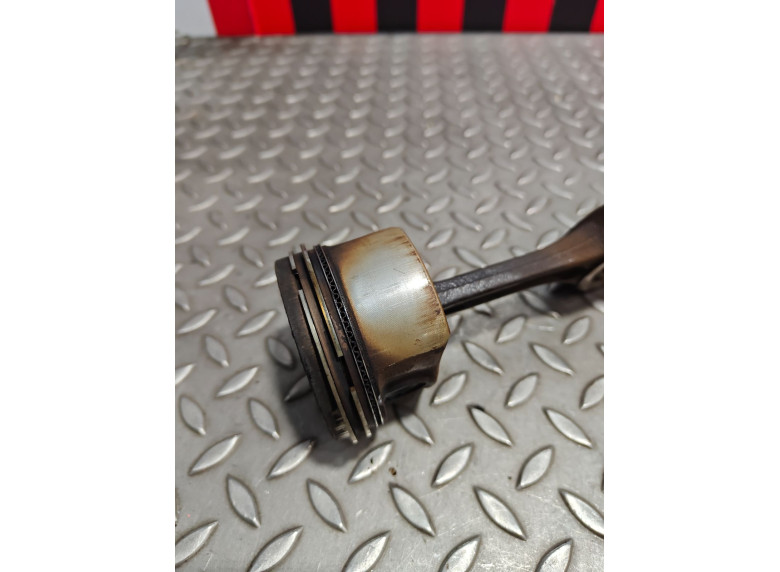 Поршень к Renault Clio, 2010г.