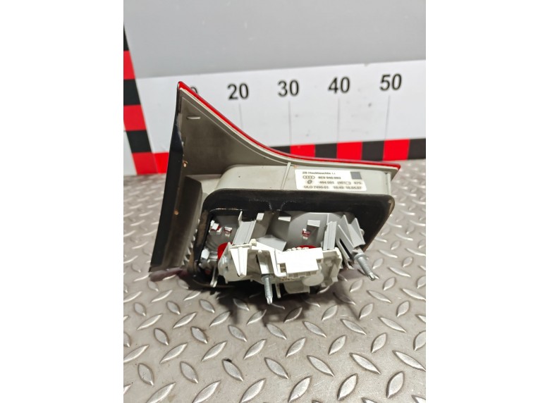 Фонарь крышки багажника левый к Фонарь крышки багажника левый к Audi A4 2007 г. A4