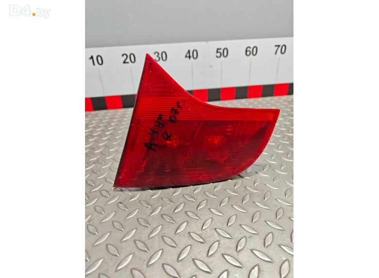 Фонарь крышки багажника правый к Audi A4 2007 г.