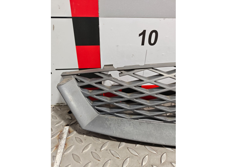 Решетка радиатора к Ford Galaxy, 2002г.