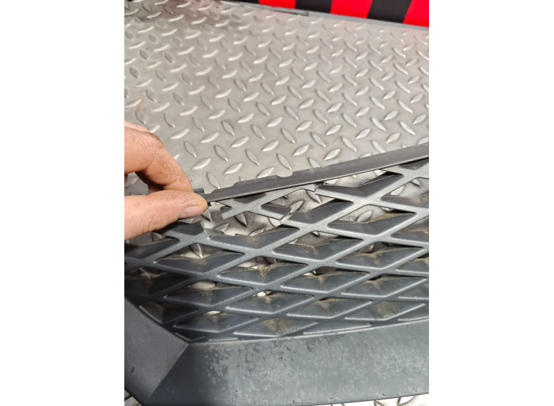 Решетка радиатора к Ford Galaxy, 2002г.