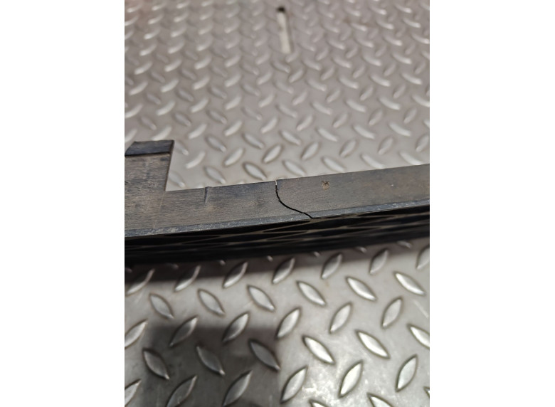 Заглушка (решетка) в бампер передний к Ford Galaxy, 2002г.