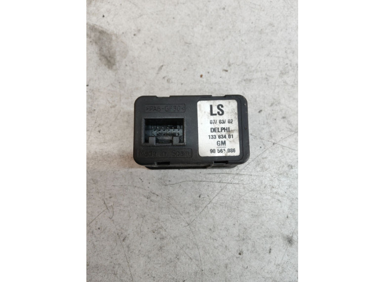 Блок управления стеклоподъемниками к Opel Astra, 2001г.