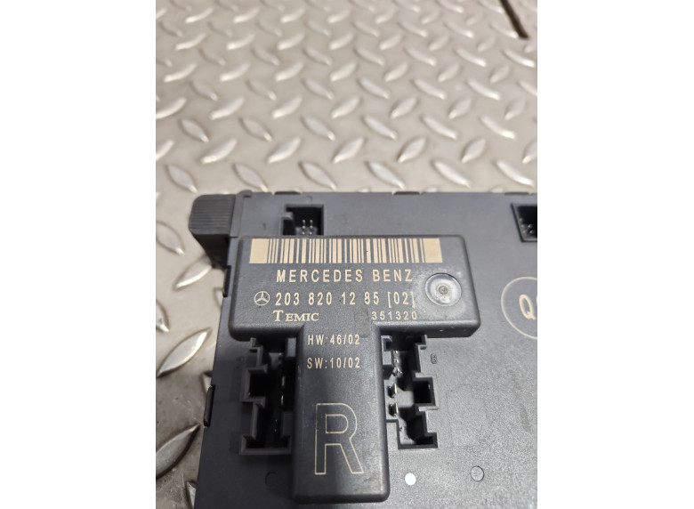 Блок управления двери передней правой к Mercedes C W203, 2002г.