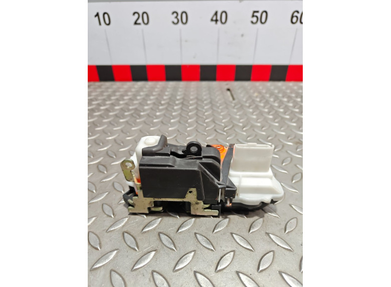 Замок двери передней правой к Замок двери передней правой к Citroen C5 2003 г. C5