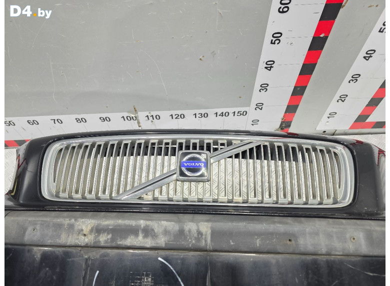 Решетка радиатора к Volvo V70 2002 г.