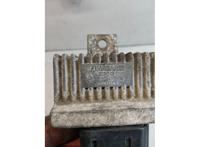 Реле накала свечей к Renault Trafic, 2004г.