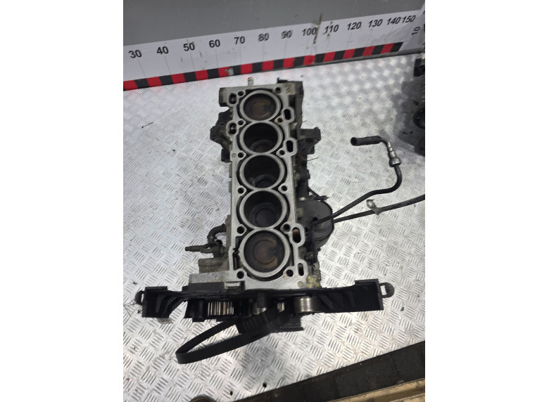 Блок цилиндров к Блок цилиндров к Volvo S80 2000 г. S80