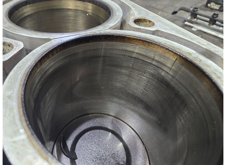 Блок цилиндров к Блок цилиндров к Volvo S80 2000 г. S80