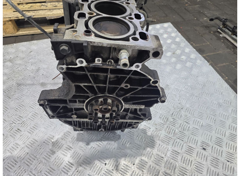 Блок цилиндров к Блок цилиндров к Volvo S80 2000 г. S80