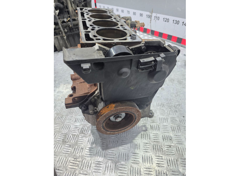 Блок цилиндров к Renault Scenic, 2002г.