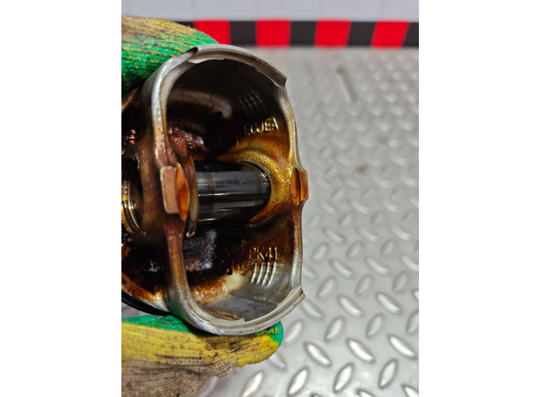 Поршень к Ford Fiesta, 2015г.