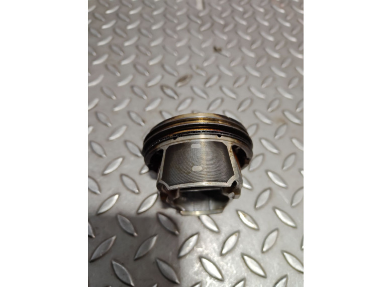 Поршень к Ford Fiesta, 2015г.