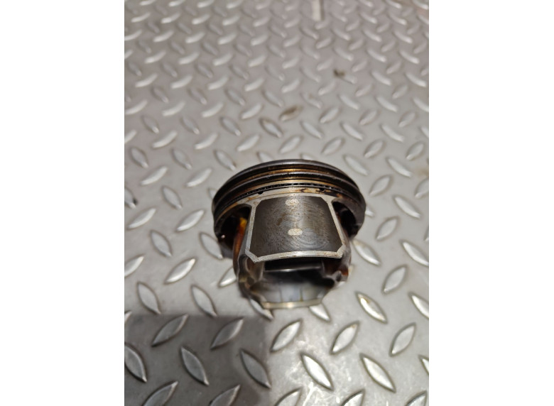 Поршень к Ford Fiesta, 2015г.