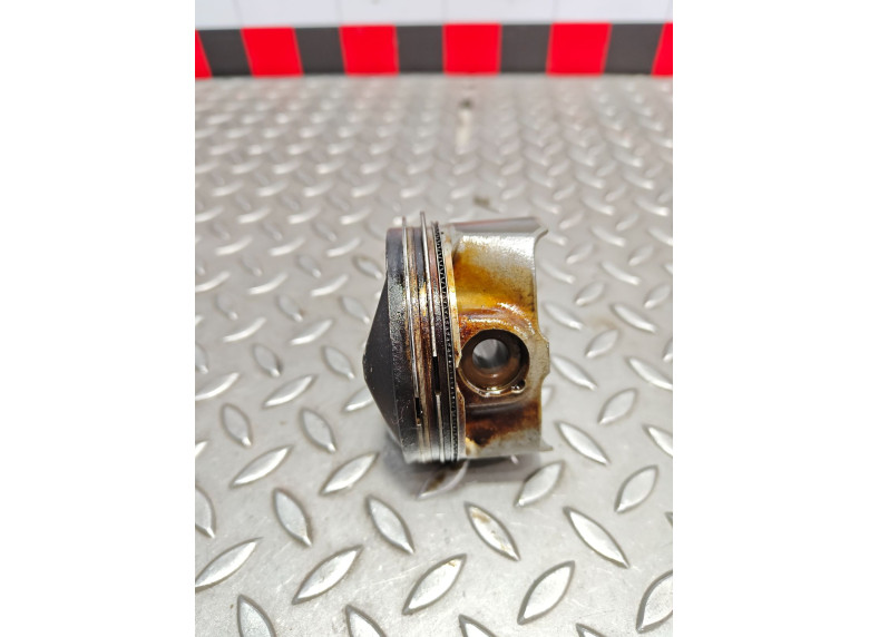 Поршень к Ford Fiesta, 2015г.