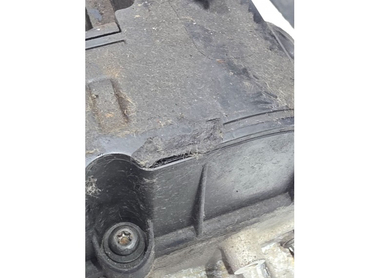 Клапанная крышка к Клапанная крышка к Mercedes Sprinter 2017 г. Sprinter