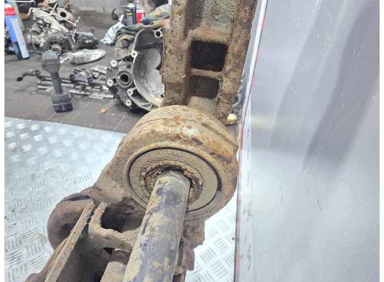 Балка подвески задняя к Renault Scenic, 1999г.