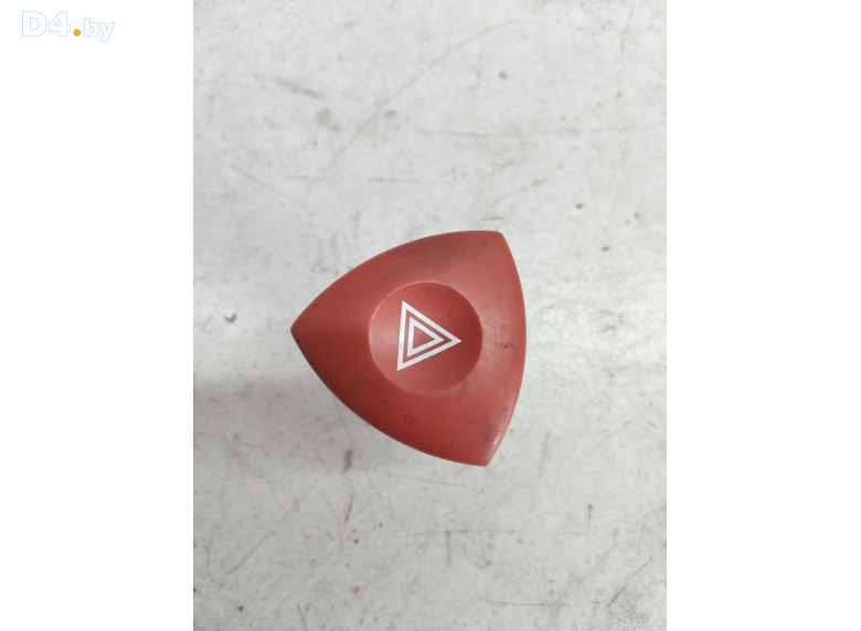 Кнопка аварийной сигнализации к Renault Trafic 2006 г.