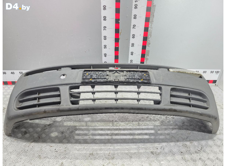 Бампер передний к Opel Vivaro 2006 г.