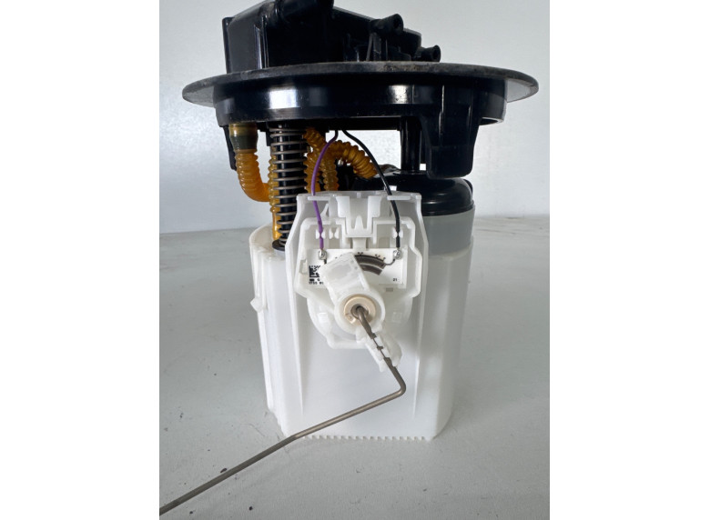 Насос топливный к Peugeot 308, 2022г.