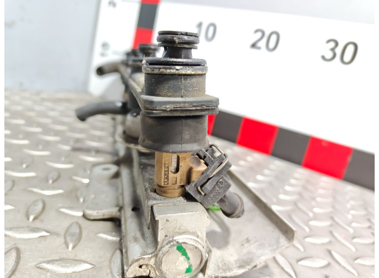 Форсунка к Volvo S80