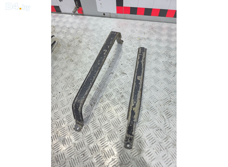 Крепление топливного бака к Opel Meriva 2008 г.