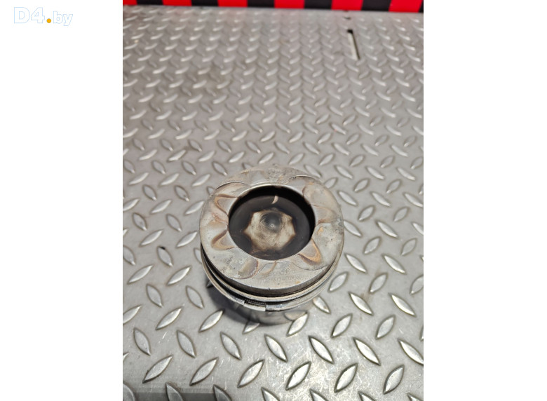 Поршень к Mercedes Sprinter 2017 г.