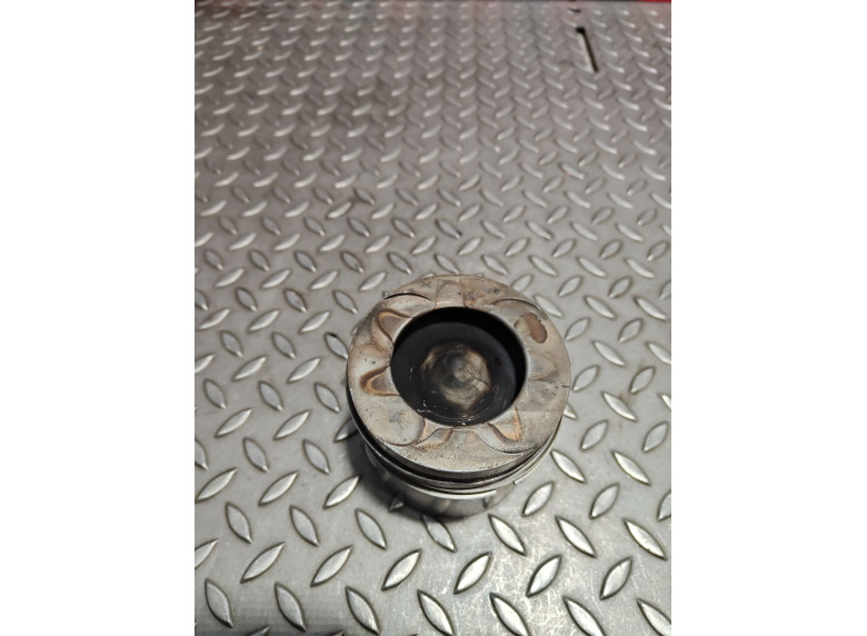 Поршень к Mercedes Sprinter