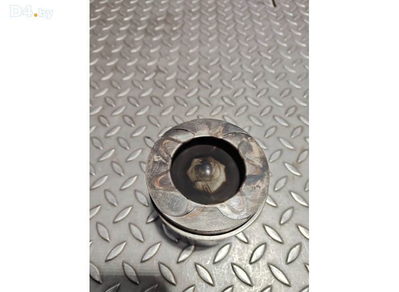 Поршень к Mercedes Sprinter 2017 г.