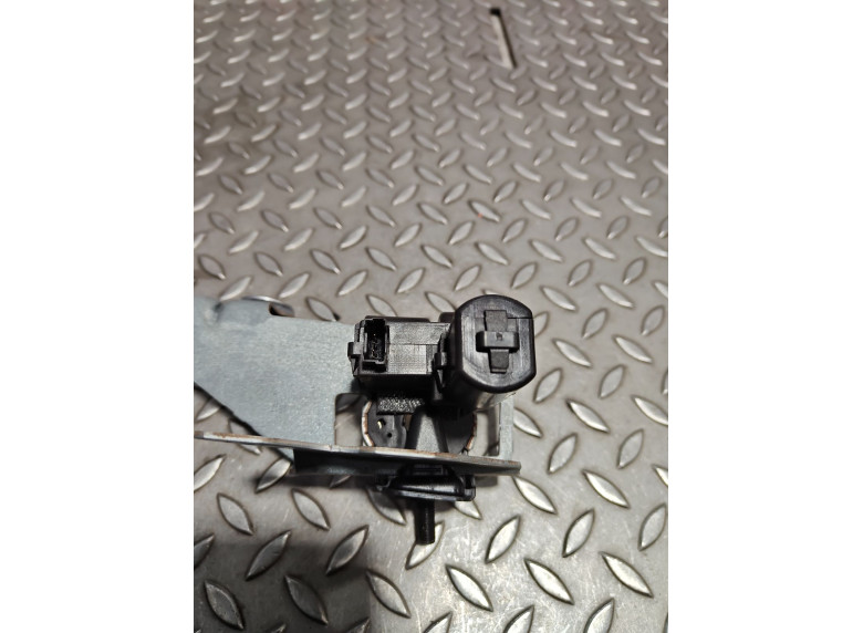 Замок стекла двери багажника к Замок стекла двери багажника к BMW 5G30/G31 2017 г. 5 G30/G31