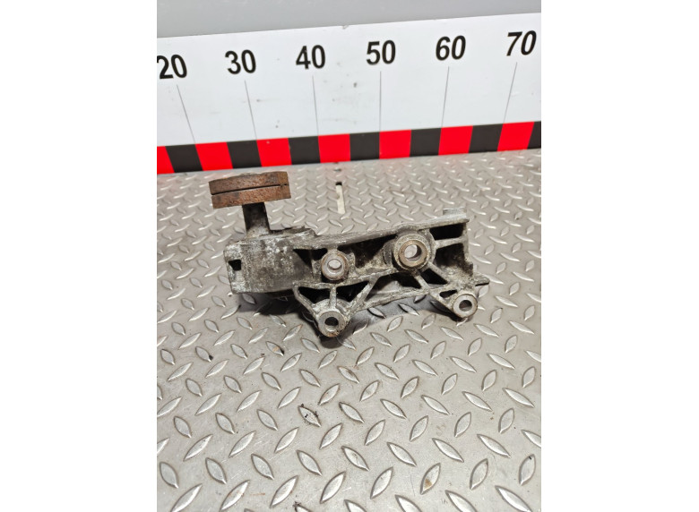 Кронштейн генератора к Opel Astra, 2002г.