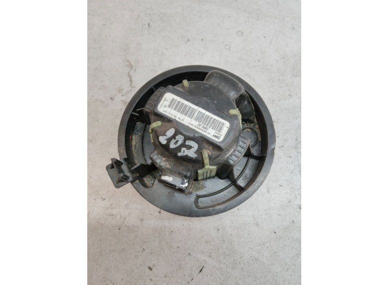 Моторчик печки к Peugeot 207