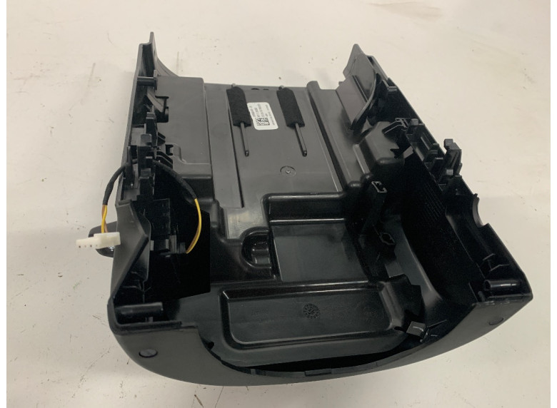 Кожух рулевой колонки к BMW XM G09, 2023г.