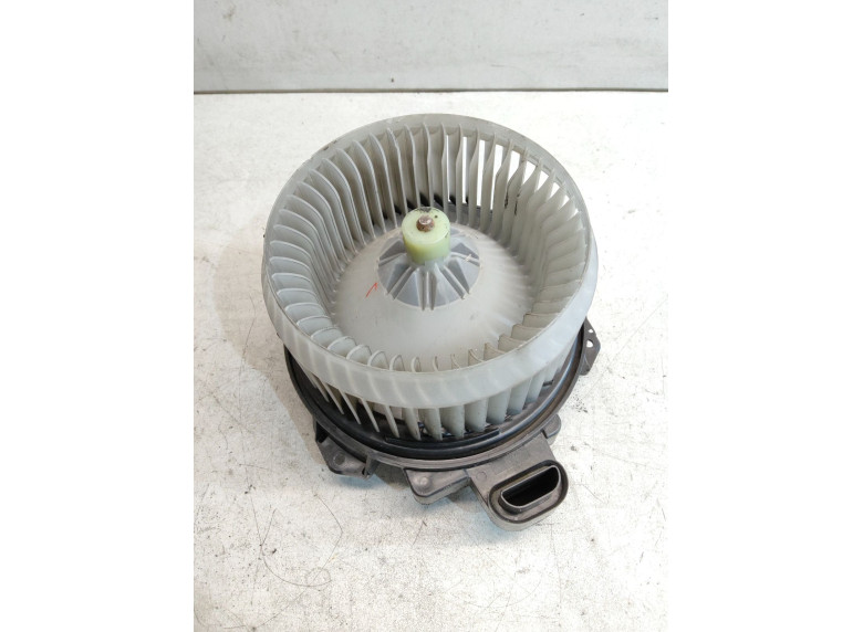 Моторчик печки к Toyota Auris, 2009г.