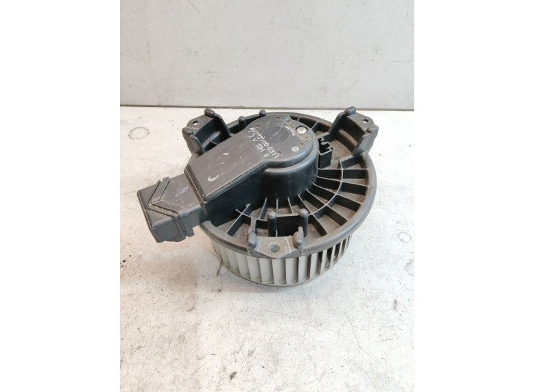 Моторчик печки к Toyota Yaris, 2008г.