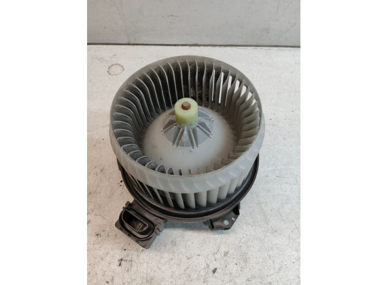 Моторчик печки к Toyota Yaris, 2008г.