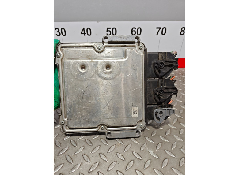 Блок управления двигателем к Блок управления двигателем к Renault Trafic 2011 г. Vivaro