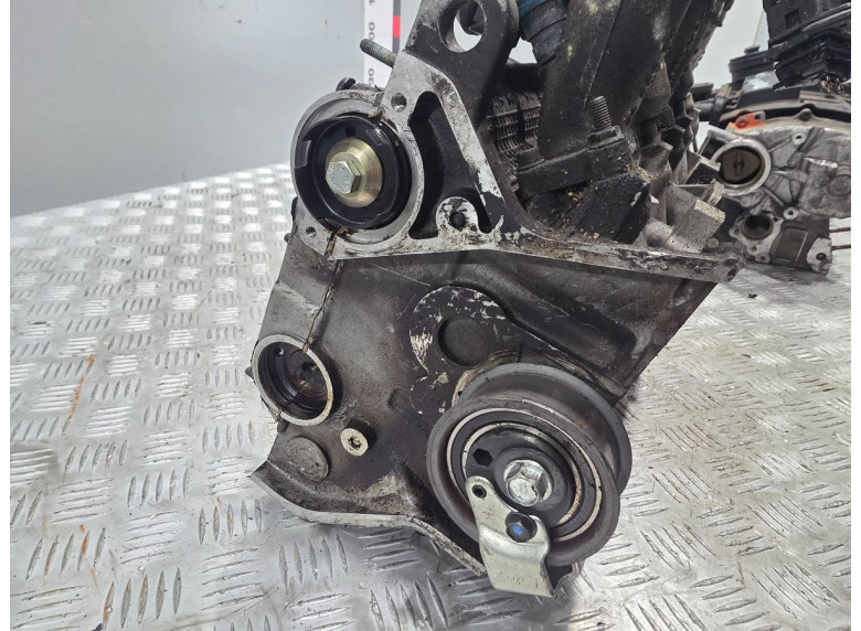 Головка блока цилиндров к Volkswagen Passat, 1999г.