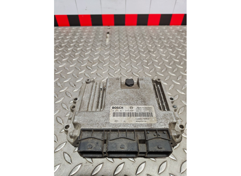 Блок управления двигателем к Блок управления двигателем к Renault Megane 2004 г. Megane