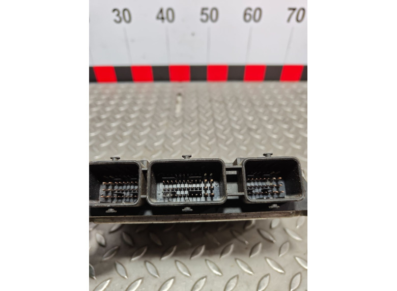 Блок управления двигателем к Блок управления двигателем к Renault Megane 2004 г. Megane