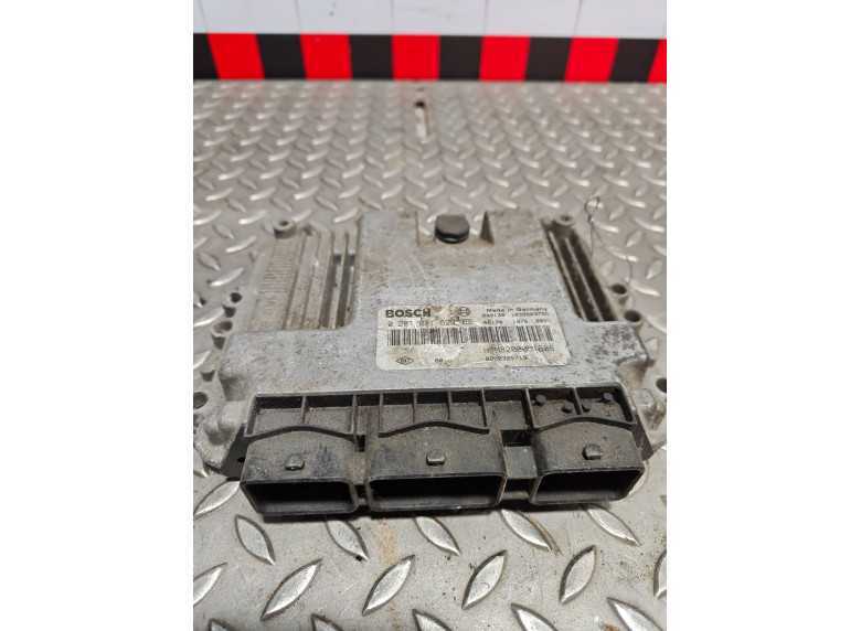 Блок управления двигателем к Opel Vivaro, 2004г.