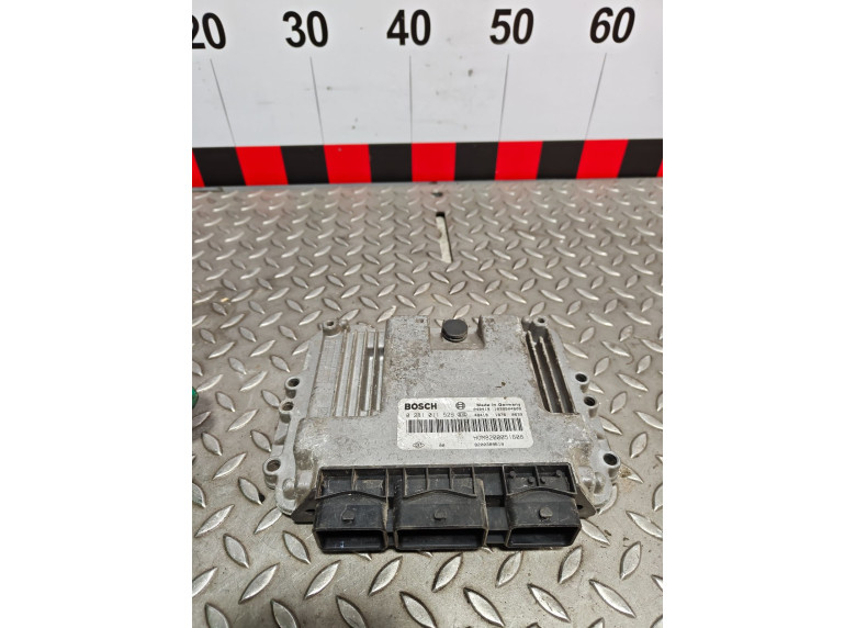 Блок управления двигателем к Opel Vivaro, 2004г.